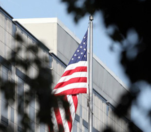 Дипмісіям США через заворушення наказали тимчасово не писати в соціальних мережах