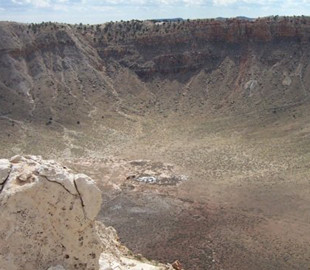 Слід стародавнього астероїда: найбільший у світі ударний кратер виявили в австралійській пустелі