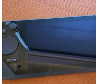 Прототип Steam Deck купили за 3000 доларів і передали блогеру, щоб той розібрав його