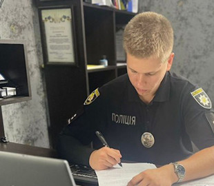 25-річний чоловік заволодів телефоном батька, перевів собі його гроші та оформив на нього кредити