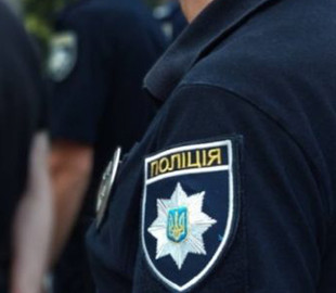 Поліція затримала чоловіка за розбещення неповнолітньої та розповсюдження дитячої порнографії