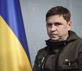 Поки просять "не принижувати росію", кремль атакує: Подоляк про ракетні удари по Києву