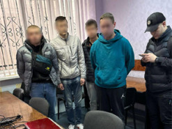 На Харківщині судитимуть членів організованої злочинної групи, які виготовляли підробні документи для перетину кордону