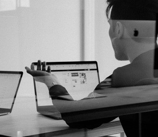 ШІ змушує працювати до виснаження: у Кремнієвій долині в моду повертається 72-годинний робочий тиждень