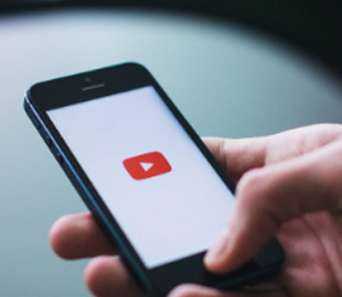 YouTube планують заборонити через небезпеку для підлітків: яка країна вводить обмеження