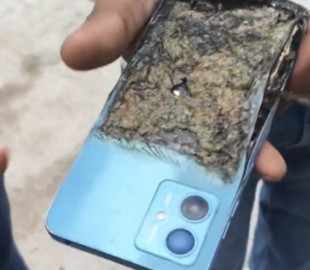 Смартфон Motorola загорівся в кишені чоловіка: інцидент потрапив на відео