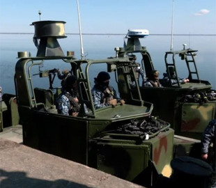 Українські розробники інтегрували кулемети M134 Minigun в американські бойові катери SURC