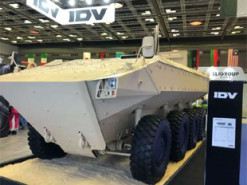 Iveco представляє нову версію броньованого автомобіля 8X8 Superav: для води і суші