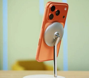 Власники iPhone 15 і 16 повідомляють про здуття батарей під час польотів