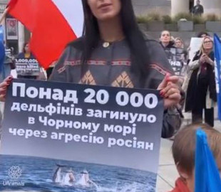 Джамала з маленьким сином вийшла на марш у Варшаві