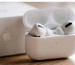 Як використовувати всі функції AirPods на Android-смартфоні