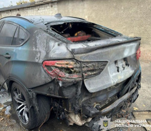 Затримано 18-річного молодика, який за завданням рашистів підпалив автомобілі біля АЗС в Оболонському районі столиці
