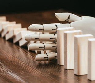 Надто милий ШІ: чому чатботи почали підлещуватись і як це загрожує користувачам