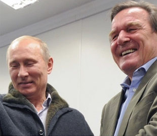 Позбавили офісу та співробітників. Друг Путіна Шредер судиться з німецькою владою
