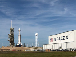 SpaceX и NASA запустят первый экипаж на МКС