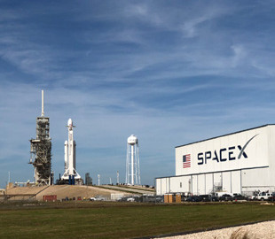 SpaceX и NASA запустят первый экипаж на МКС