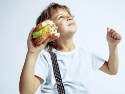 Знайдено спосіб, як відучити дітей від перекусів шкідливою їжею