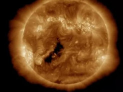 Двойная вспышка на Солнце вызвала проблемы на Земле: что произошло