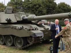 На виставці в Британії вперше представили готовий зразок танка Challenger 3