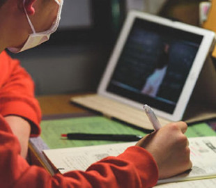 На дистанційному навчанні інфікування серед дітей зменшилось на 40% — епідеміолог