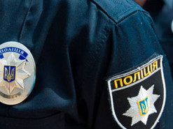 46-річного мешканця Чернівців звинуватили у зґвалтуванні 11-річної доньки