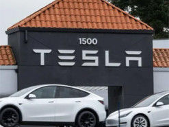 Tesla витратить ще $20 млрд на розвиток ШІ