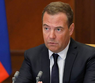 Німеччина оголосила Росії гібридну війну, — Дмитро Медведєв