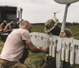 Знаходить, відстежує та ліквідує: в Україні представили новітній БПЛА REX