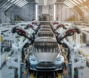 Tesla запустила виробництво праворульних електромобілів у Німеччині