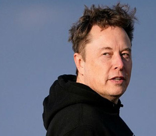 Маск хоче навчати Grok на думках працівників SpaceX: що відомо