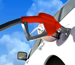 У Росії збираються знову заборонити експорт пального: ціни на бензин розганяють інфляцію