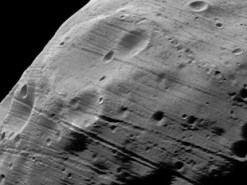 Космічний апарат виявив невідомі особливості усередині супутника Марса