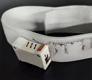 Голос після інсульту. Вчені розробили ШІ-гаджет, що повертає мовлення без операцій на мозку