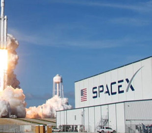 Уже 6 сотрудников SpaceX больны коронавирусом, но компания продолжает готовиться к миссии