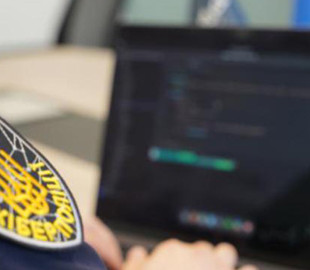 Правоохоронці затримали інтернет-шахраїв, які пропонували неіснуючу роботу в Європі
