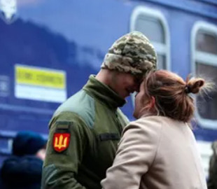 Чи можуть мобілізувати двох членів родини під час воєнного стану в Україні: роз'яснення