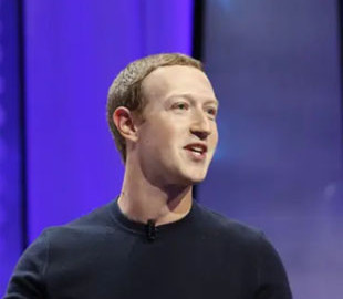 Ще один мільярдер, який входить до першої п'ятірки багатіїв, хоче впливати на політику США