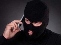 Поліцейські затримали телефонних аферистів