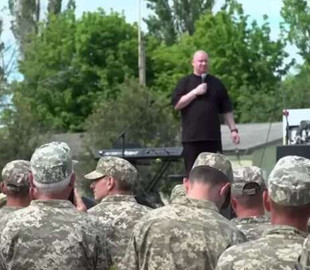 Кошевой рассказал анекдот об Арестовиче, который «гуляет» по Офису президента