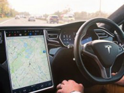 Обновлённый автопилот Tesla впервые протестировали на сложных трассах