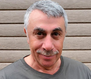 Комаровський заявив, що люди під час війни не рідше хворіють, а рідше звертаються до лікаря