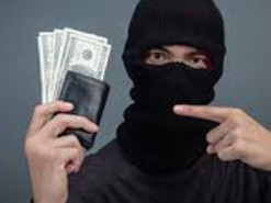 Онлайн-робота та фейкові SMS: як шахраї обдурили жителів Сумщини