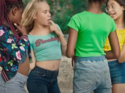 Netflix показал трейлер французского фильма "Милашки", который требуют удалить с сервиса еще до выхода