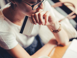 Один из украинских банков ограничит доступ к онлайн-сервисам