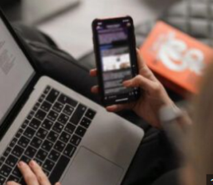 У сотнях шкіл Франції почали експеримент з "10-денним детоксом" від смартфонів