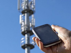 Еврокомиссия получит данные мобильных операторов для отслеживания коронавируса