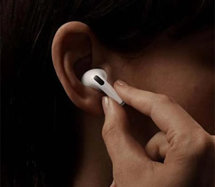 Як правильно носити AirPods: 90% користувачів роблять це неправильно