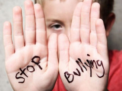 Булінг українських дітей в школах Німеччини: що робити батькам
