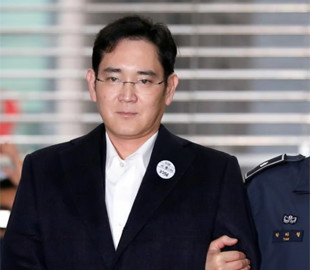У Південній Кореї незадоволені зняттям обвинувачень про шахрайство з глави Samsung