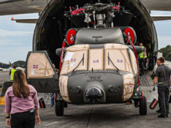 Український Ан-124 “Руслан” доставив 5 вертольотів Black Hawk до Філіппін